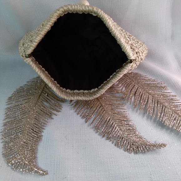 Woven clutch wallet - Picture 4 of 5